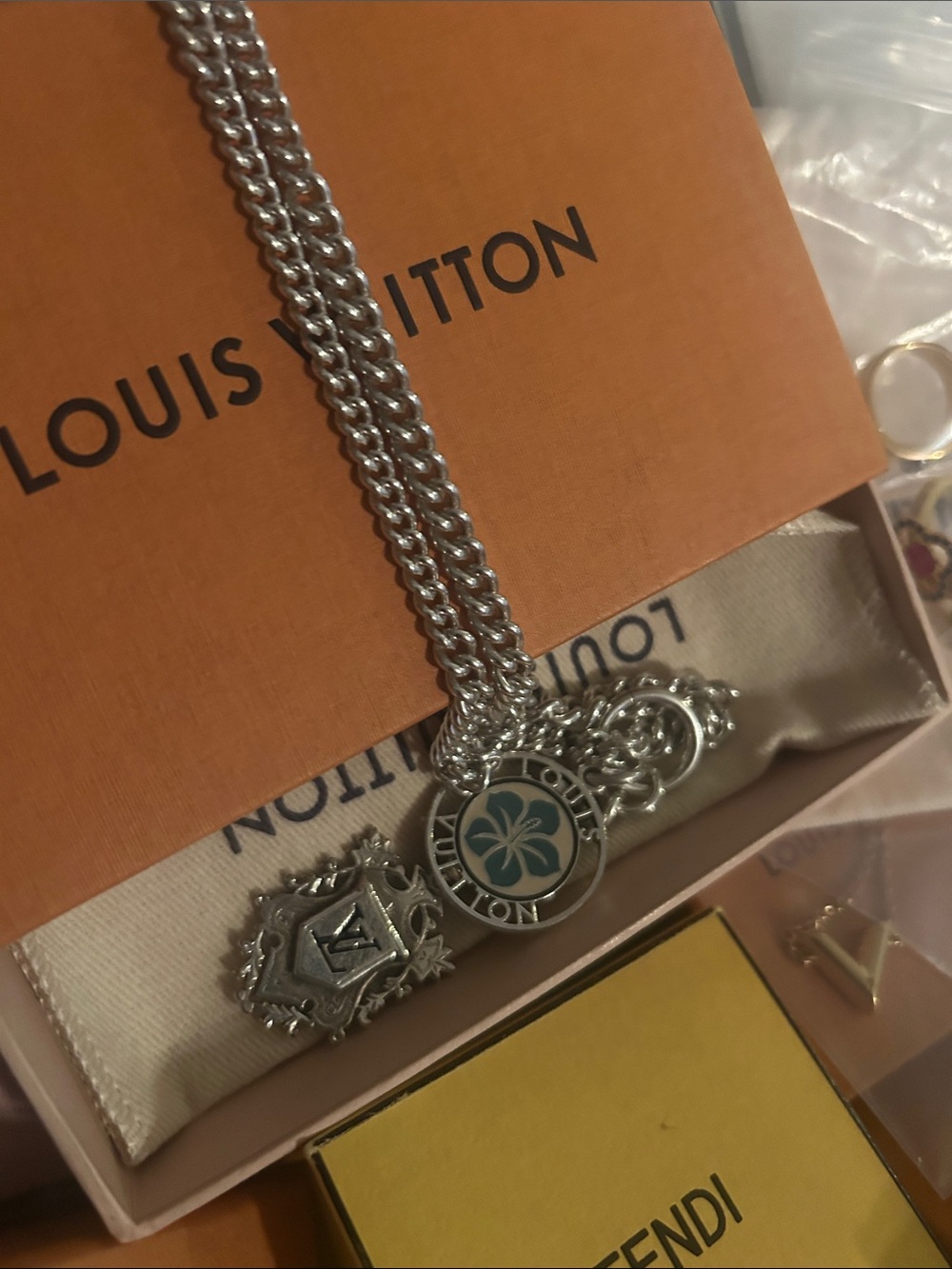Louis Vuitton silver with color 😳🥳🥳❌❌ - Picture 9 of 9
